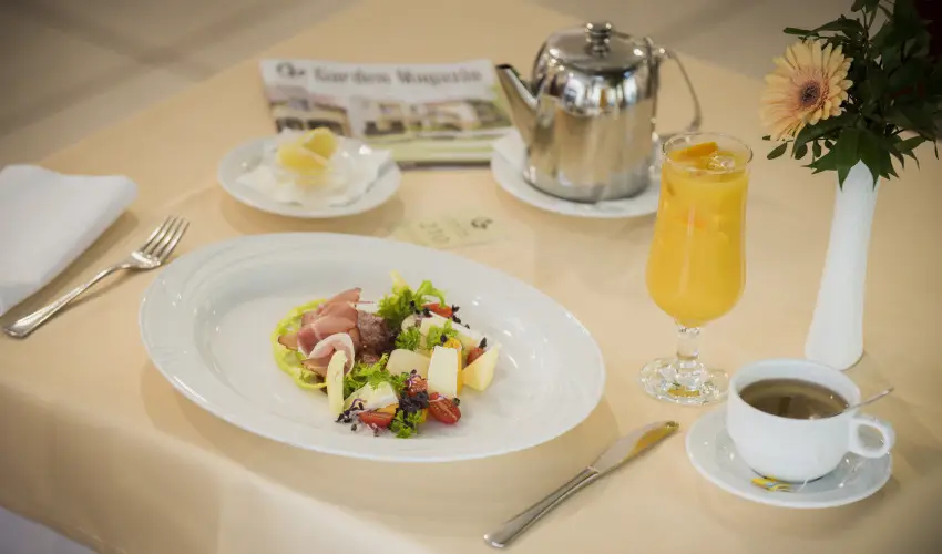 Garden Hotel Wellness & Konferencia Szolnok - Karcsony