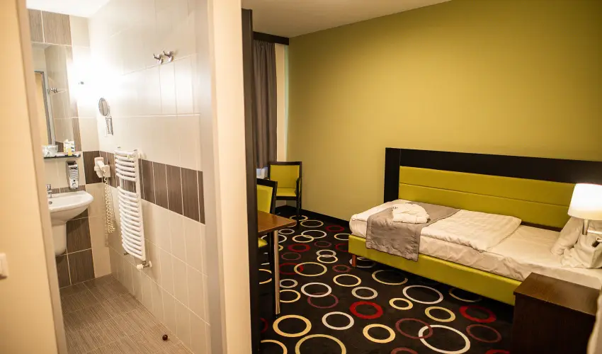 Garden Hotel Wellness & Konferencia Szolnok - Karcsony