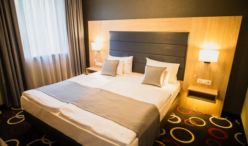 Garden Hotel Wellness & Konferencia Szolnok - Karcsony