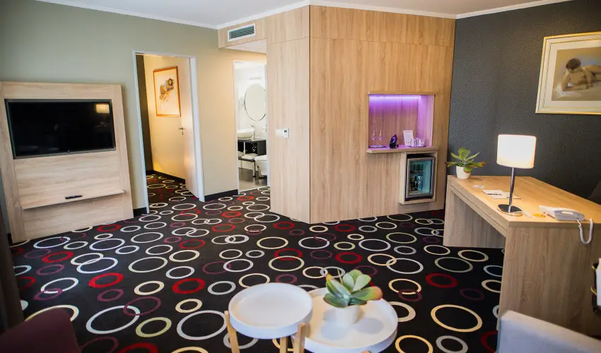 Garden Hotel Wellness & Konferencia Szolnok - Karcsony