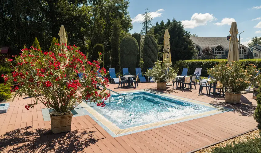 Garden Hotel Wellness & Konferencia Szolnok - Karcsony