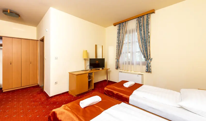 Gastland M0 Hotel Szigetszentmikls - Karcsony 