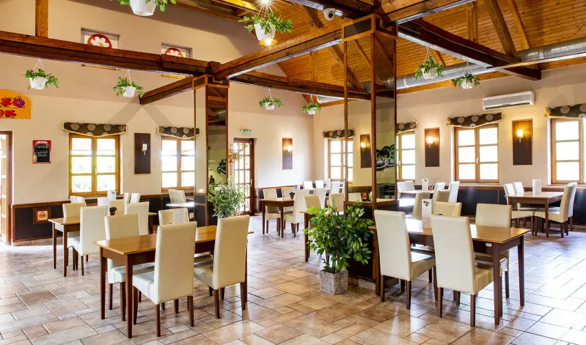 Gastland M0 Hotel Szigetszentmikls - Karcsony 