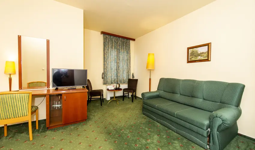 Gastland M0 Hotel Szigetszentmikls - Karcsony 