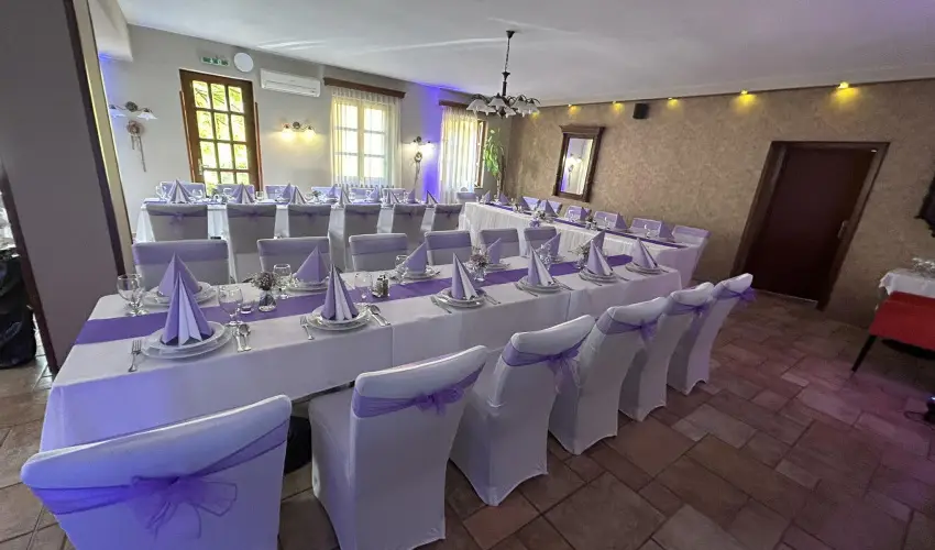 Gastland M0 Hotel Szigetszentmikls - Karcsony 