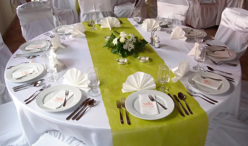 Gastland M0 Hotel Szigetszentmikls - Karcsony 