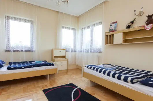 Gedeon Tanya-Panzi - Karcsony