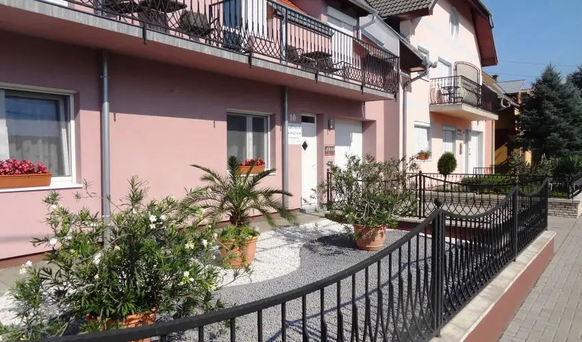 Gere Art & Exclusive Apartman Harkny - Karcsony (min. 3 j)