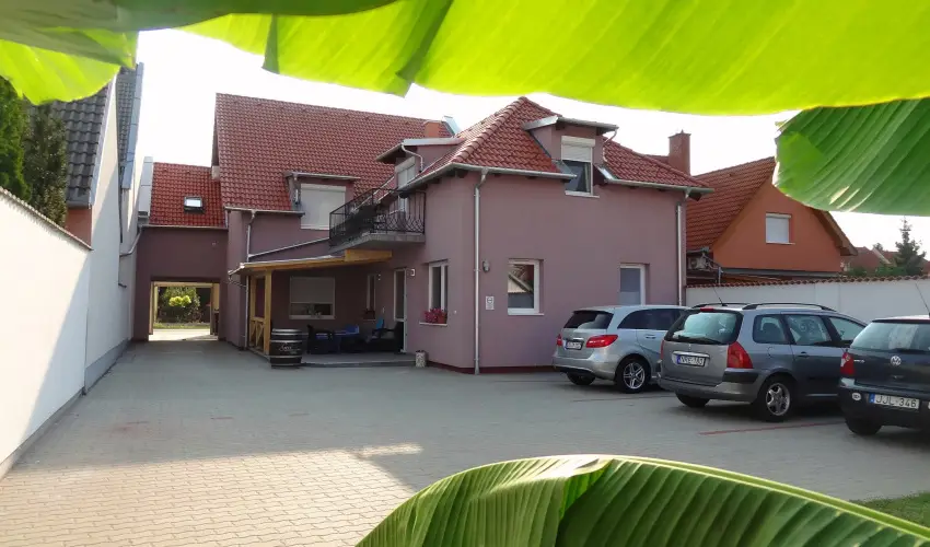 Gere Art & Exclusive Apartman Harkny - Karcsony (min. 3 j)