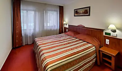 Gerby Kria Hotel s Lovasudvar Lajosmizse