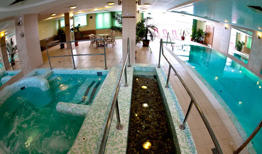 Granada Konferencia Wellness és Sport Hotel Kecskemét - Karácsony