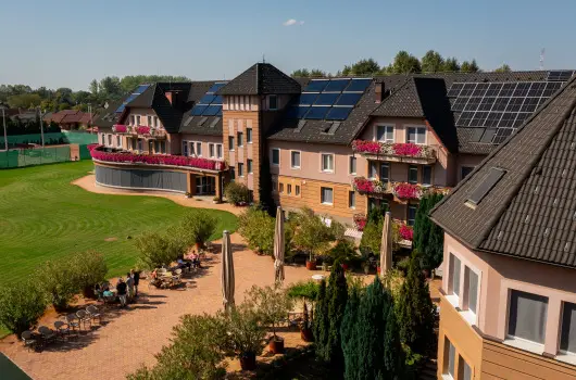 Granada Konferencia Wellness s Sport Hotel - Karcsony