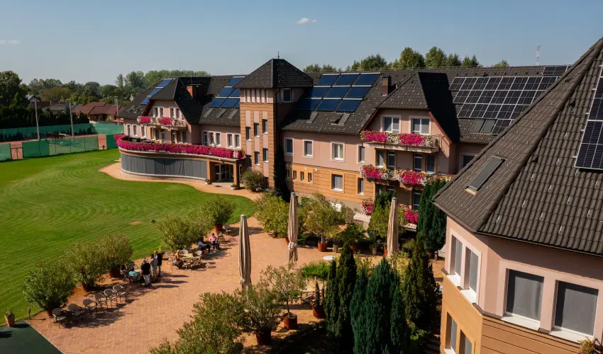 Granada Konferencia Wellness és Sport Hotel Kecskemét - Karácsony