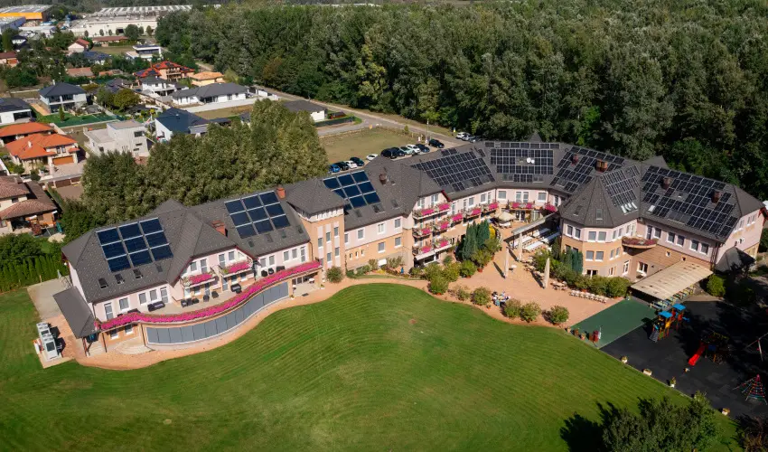 Granada Konferencia Wellness és Sport Hotel Kecskemét - Karácsony