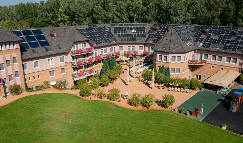 Granada Konferencia Wellness és Sport Hotel Kecskemét - Karácsony