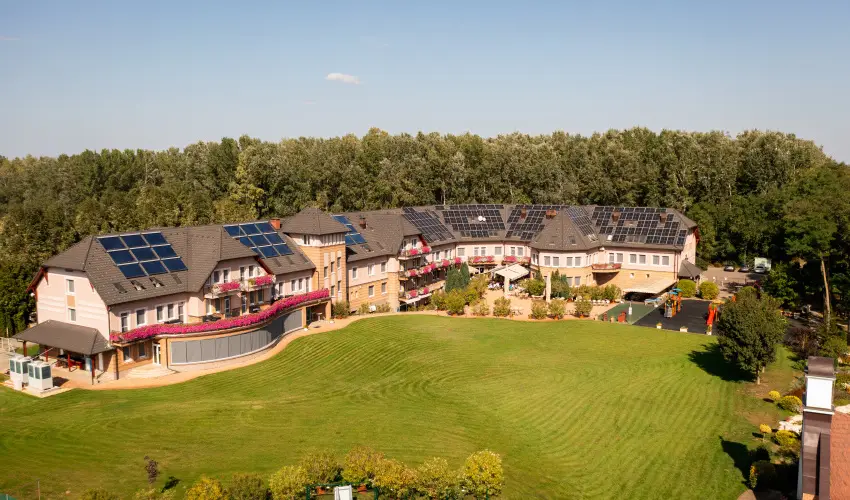 Granada Konferencia Wellness és Sport Hotel Kecskemét - Karácsony