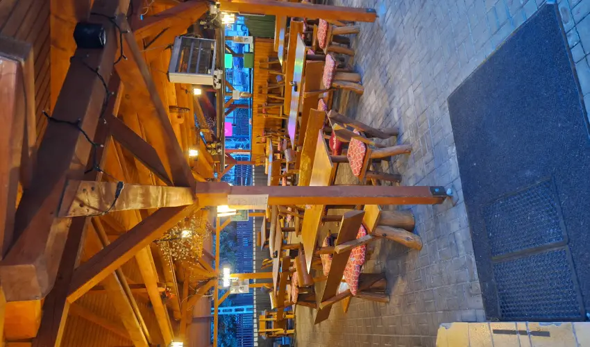 Grill Terasz tterem s Szllshely Mezkvesd - Karcsony