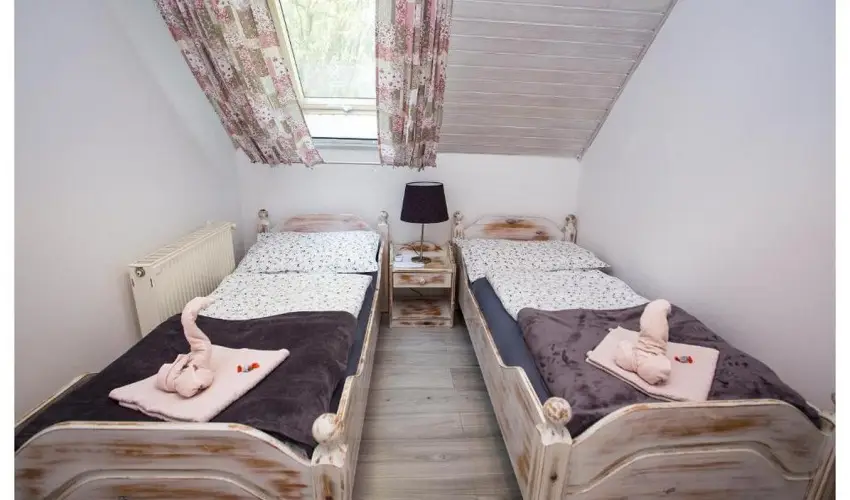 Gyulavez�r Lovasbirodalma Panzi�  Gyulakeszi - Kar�csony (min. 2 �j)