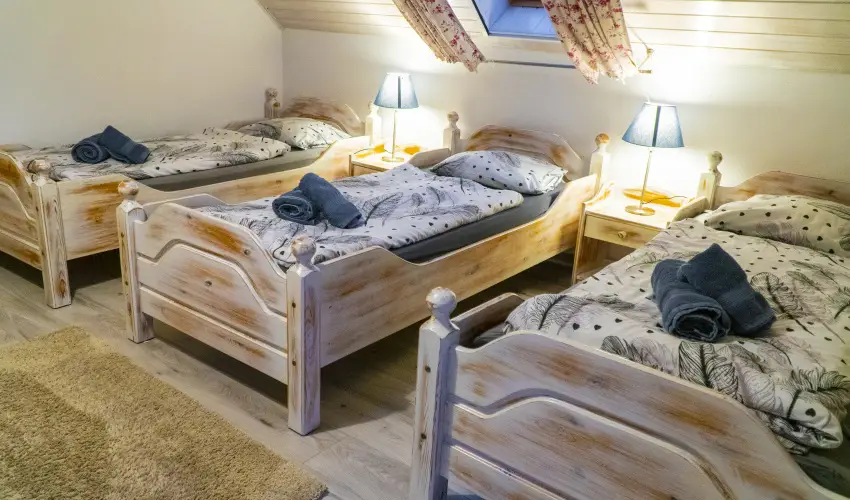 Gyulavez�r Lovasbirodalma Panzi�  Gyulakeszi - Kar�csony (min. 2 �j)