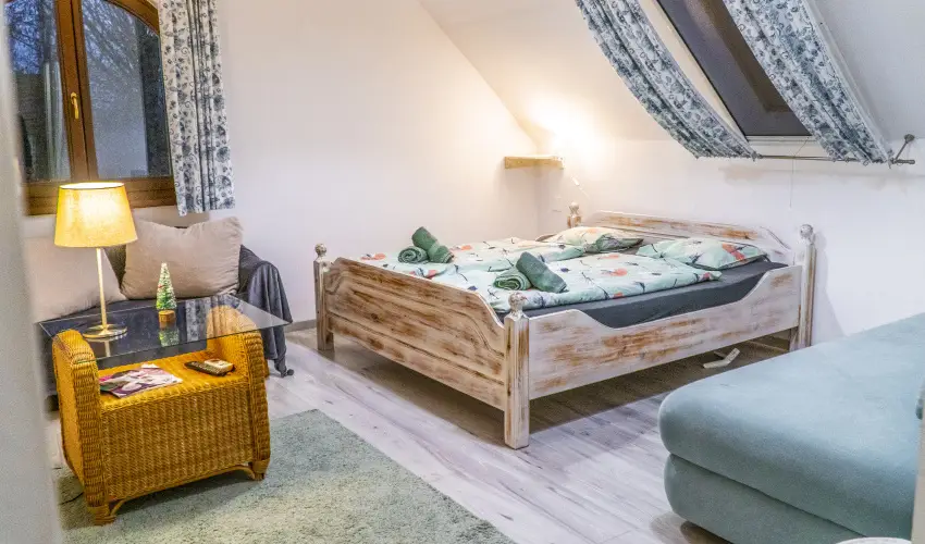 Gyulavez�r Lovasbirodalma Panzi�  Gyulakeszi - Kar�csony (min. 2 �j)