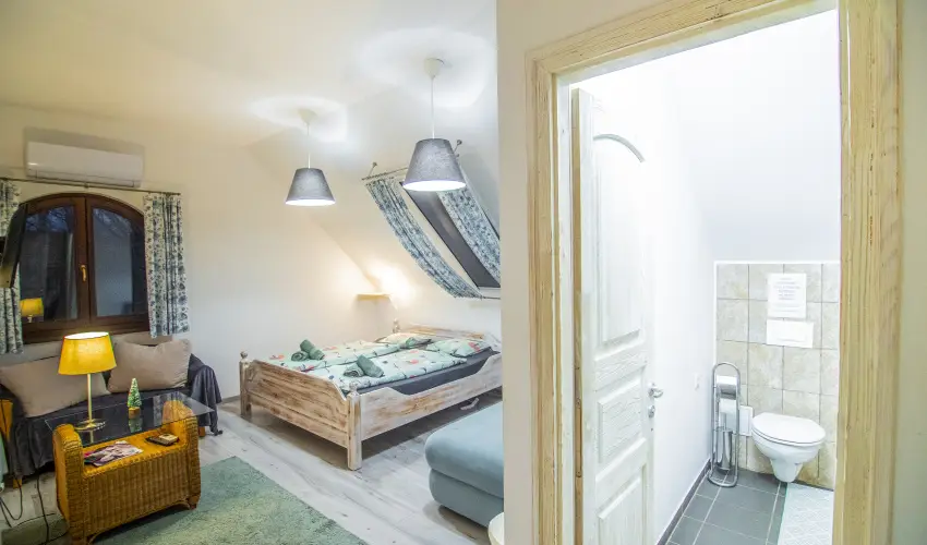 Gyulavez�r Lovasbirodalma Panzi�  Gyulakeszi - Kar�csony (min. 2 �j)