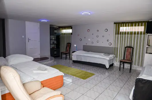 Hajnal Apartman - Karcsony (min. 2 j)