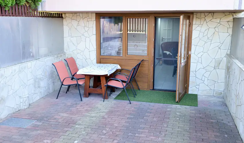 Hajnal Apartman Hajdszoboszl - Karcsony (min. 2 j)