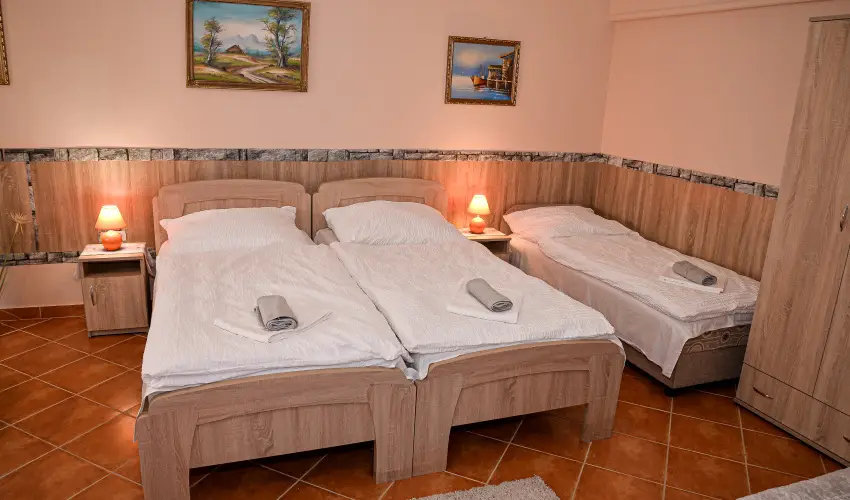 Hajnal Apartman Hajdszoboszl - Karcsony (min. 2 j)