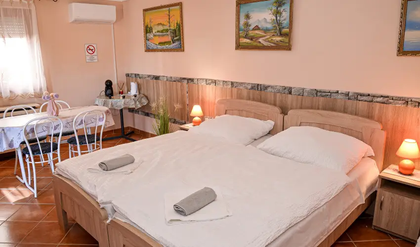Hajnal Apartman Hajdszoboszl - Karcsony (min. 2 j)