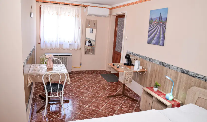 Hajnal Apartman Hajdszoboszl - Karcsony (min. 2 j)