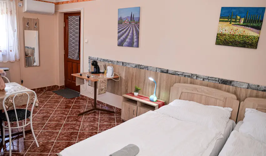 Hajnal Apartman Hajdszoboszl - Karcsony (min. 2 j)