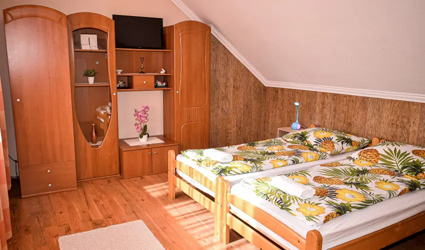 Hajnal Apartman Hajdszoboszl - Karcsony (min. 2 j)