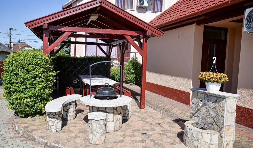 Hajnal Apartman Hajdszoboszl - Karcsony (min. 2 j)