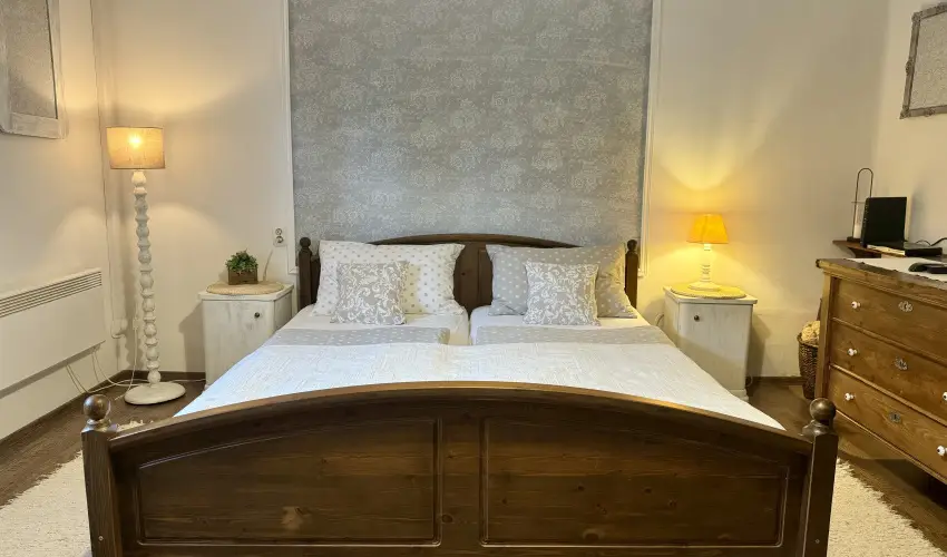 Halhza Vendghz Sirok - Karcsony (min. 2 j)