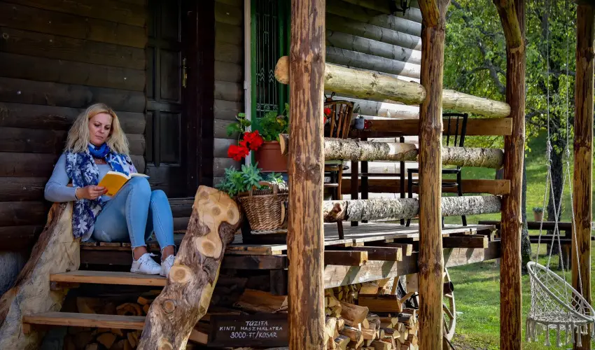 Halhza Vendghz Sirok - Karcsony (min. 2 j)