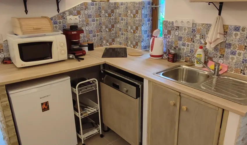 Hanga-lak Velence - Karcsony (min. 2 j)