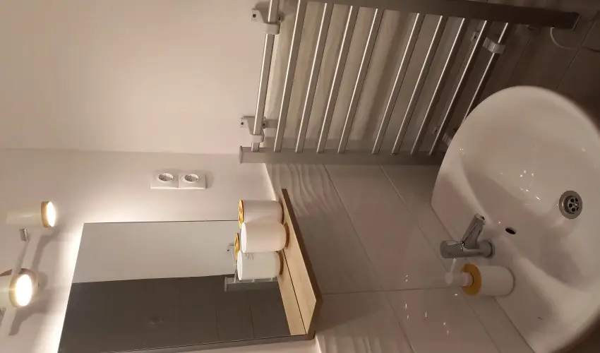 Hanga-lak Velence - Karcsony (min. 2 j)