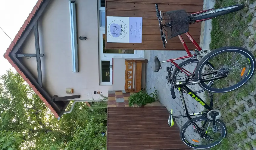 Hanga-lak Velence - Karcsony (min. 2 j)