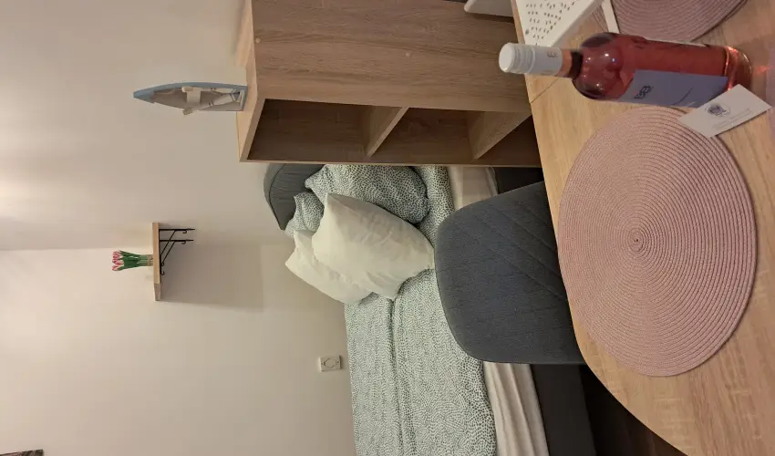 Hanga-lak Velence - Karcsony (min. 2 j)