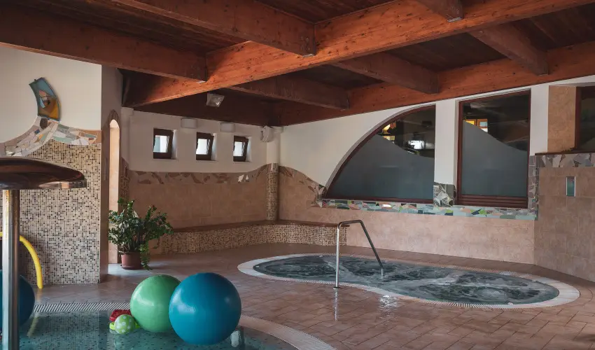 H�tk�ti Wellness Hotel & Lovaspark M�r - Kar�csony 