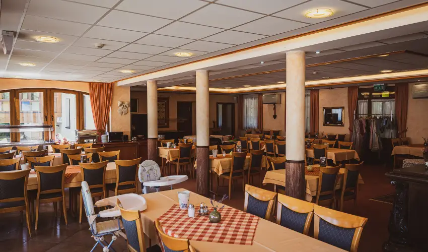 H�tk�ti Wellness Hotel & Lovaspark M�r - Kar�csony 