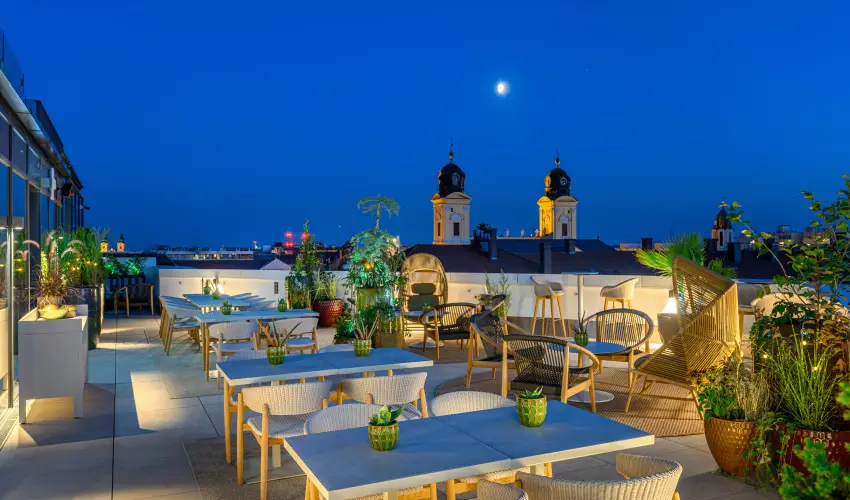 Hilton Garden Inn Debrecen City Center  Debrecen - Kar�csony