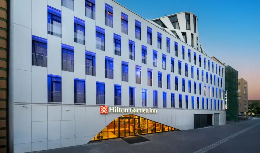 Hilton Garden Inn Debrecen City Center  Debrecen - Kar�csony
