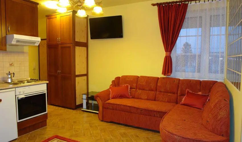 HoldLux Apartmanok Srvr - Karcsony (min. 2 j)