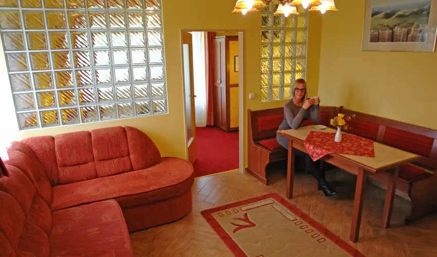 HoldLux Apartmanok Srvr - Karcsony (min. 2 j)