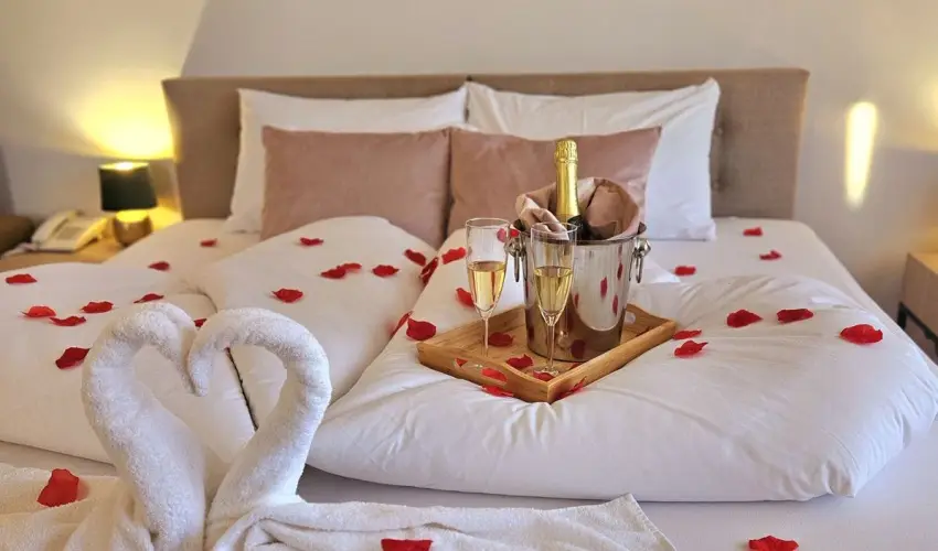 Holdvirg Hotel Srvr - Karcsony - teljes elrefizetssel