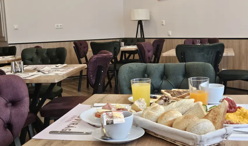 Holdvirg Hotel Srvr - Karcsony - teljes elrefizetssel