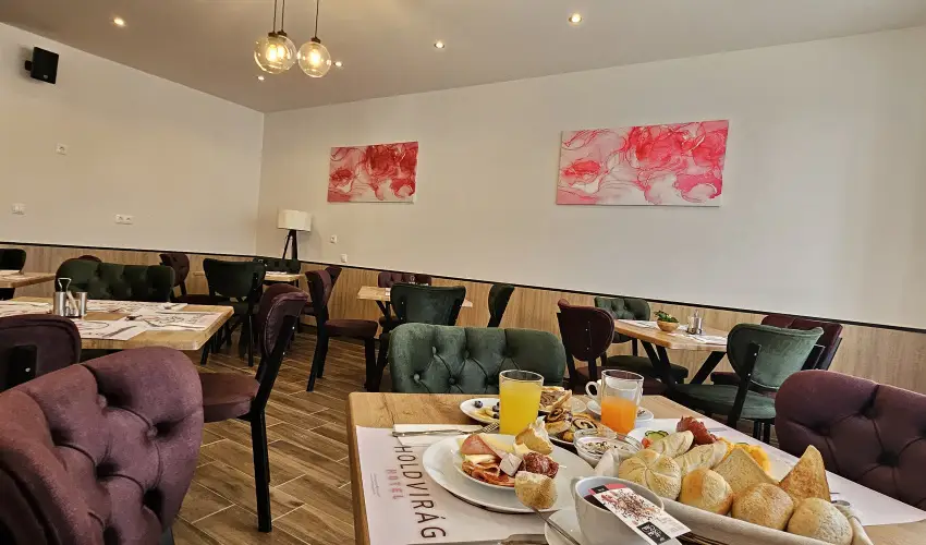 Holdvirg Hotel Srvr - Karcsony - teljes elrefizetssel