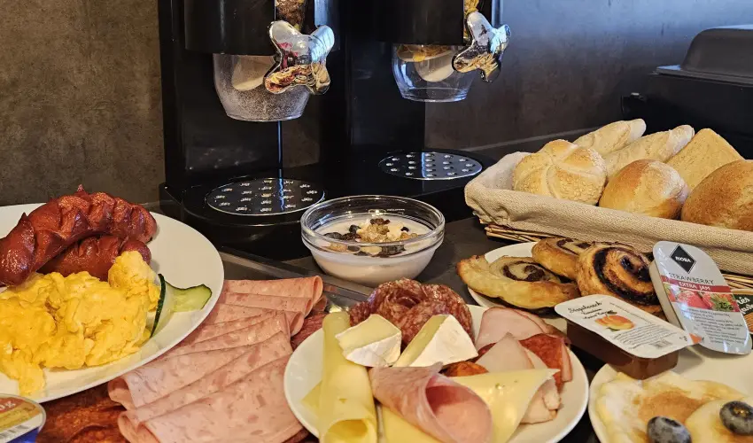 Holdvirg Hotel Srvr - Karcsony - teljes elrefizetssel