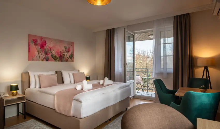 Holdvirg Hotel Srvr - Karcsony - teljes elrefizetssel